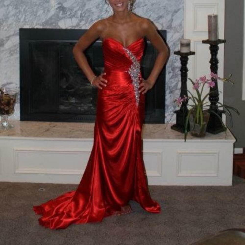 Beautiful Strapless Red Prom Dress